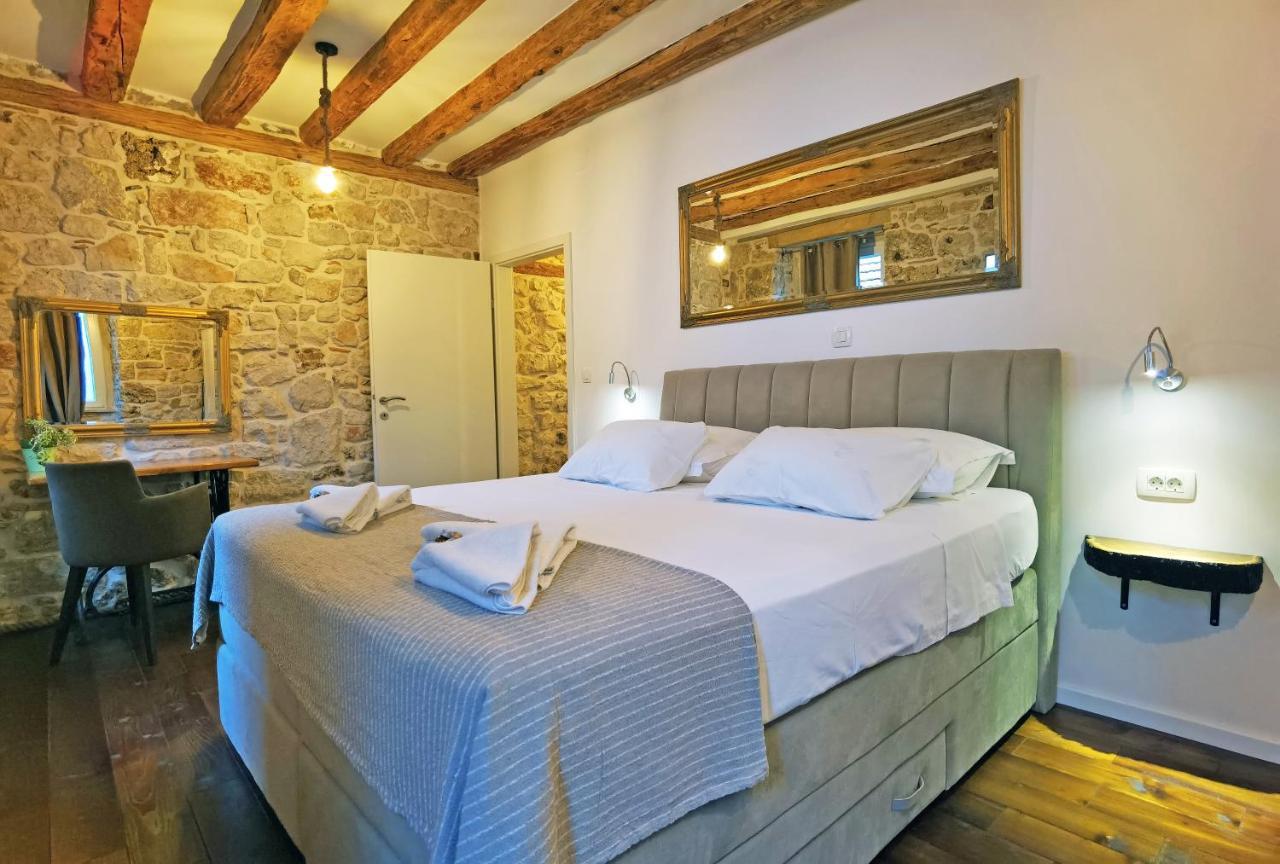 Apartment Pearl Stone